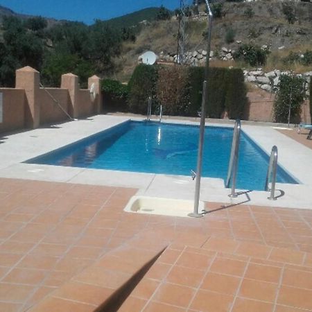 Precioso Apartamento En Complejo Residencial. Alcaucín Extérieur photo